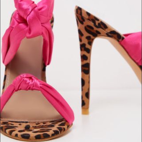 🎀Leopard Heels🎀 - Picture 3 of 8